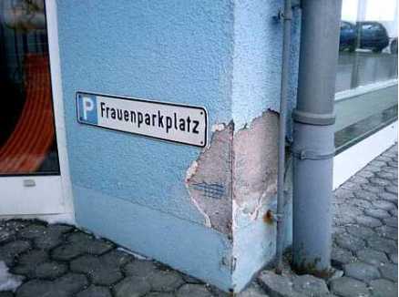 frauenparkplatz-1.jpg