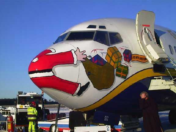 weihnachtsmann am Flugzeug.jpg